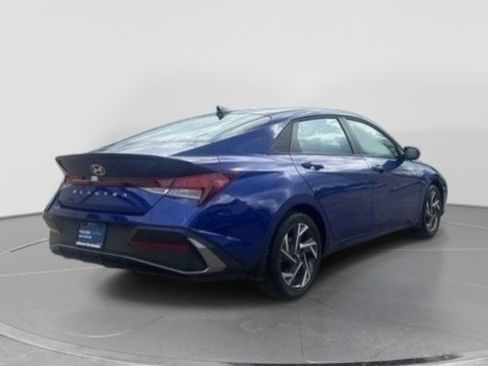 Certified 2025 Hyundai Elantra Sport FWD image 6