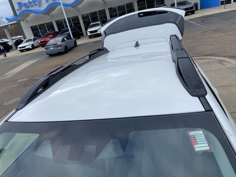 Used 2023 Subaru Outback Premium image 27