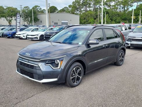 New 2026 Kia Niro LX FWD image 3