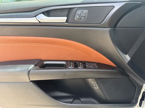 Used 2019 Ford Fusion Energi Titanium FWD image 40