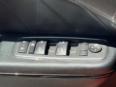 Used 2022 Dodge Charger R/T w/ Plus Group RWD image 16