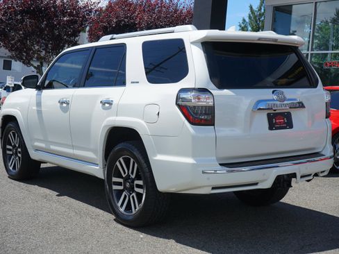 Used 2016 Toyota 4Runner Limited AWD/4WD image 3