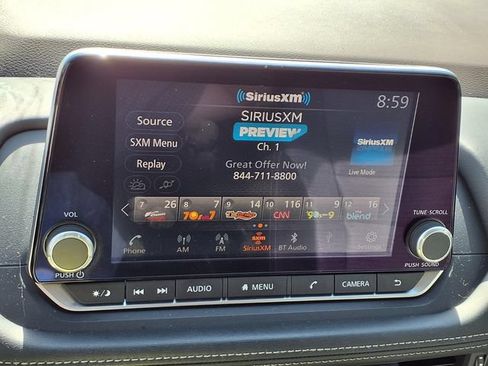 Used 2023 Nissan Rogue SV FWD image 5