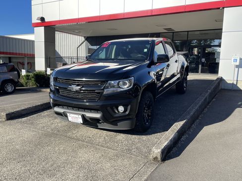 Used 2019 Chevrolet Colorado Z71 w/ Z71 Midnight Edition AWD/4WD image 3
