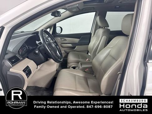 Used 2015 Honda Odyssey Touring Elite image 4