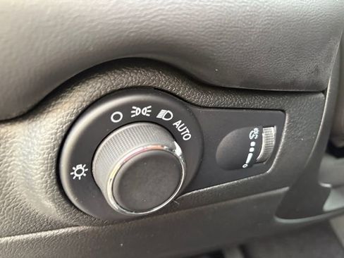 Used 2024 Dodge Durango GT AWD/4WD image 18