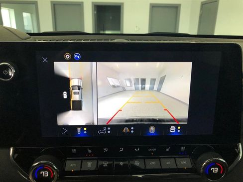 Used 2025 Chevrolet Colorado ZR2 w/ Midnight Edition image 19