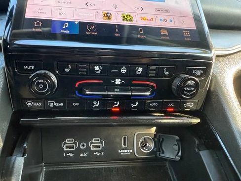 Used 2023 Jeep Grand Cherokee 4WD 4xe w/ Luxury Tech Group II image 12