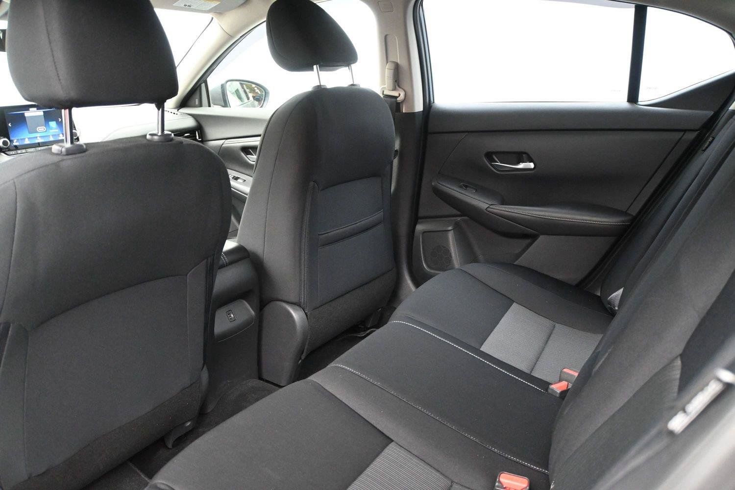 Used 2021 Nissan Sentra SV FWD image 9