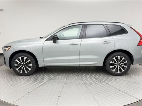 Certified 2025 Volvo XC60 B5 Plus image 5