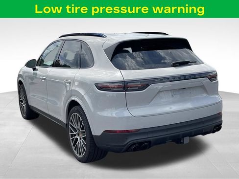 Used 2023 Porsche Cayenne Platinum Edition AWD/4WD image 12