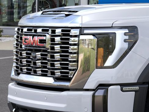 New 2026 GMC Sierra 2500 Denali w/ Denali Reserve Package image 13