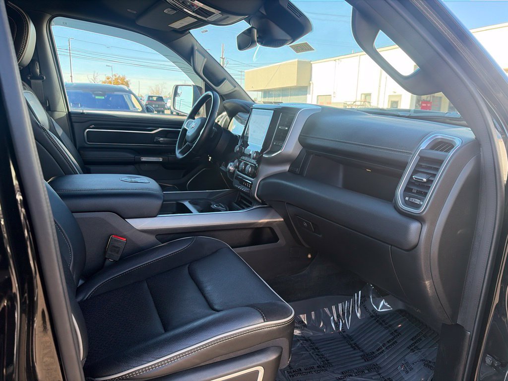 Used 2022 RAM 1500 Laramie AWD/4WD image 18