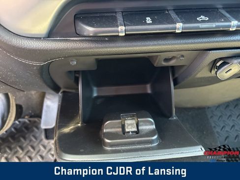Used 2017 GMC Sierra 1500 SLE AWD/4WD image 25