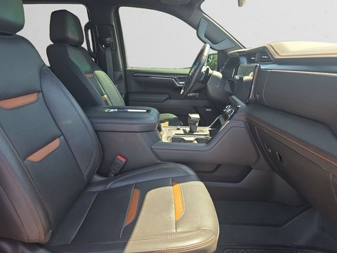 Used 2022 GMC Sierra 1500 AT4 w/ AT4 Preferred Package AWD/4WD image 16