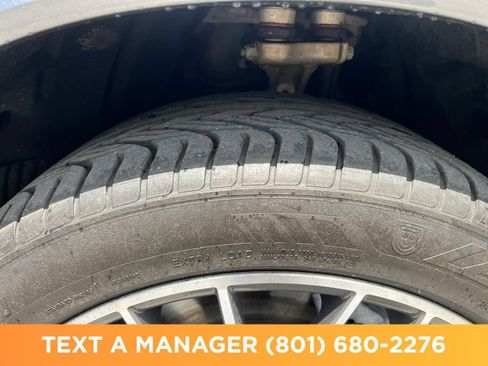 Used 2022 Porsche Cayenne w/ Premium Package AWD/4WD image 26