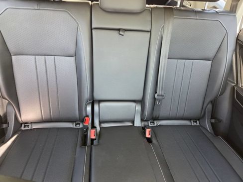 Used 2022 Volkswagen Tiguan SE FWD image 30