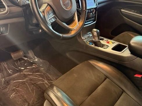 Used 2019 Jeep Grand Cherokee Altitude AWD/4WD image 6
