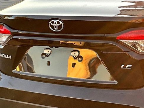 Used 2023 Toyota Corolla LE image 23