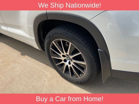 Used 2018 Toyota Highlander SE AWD/4WD image 4