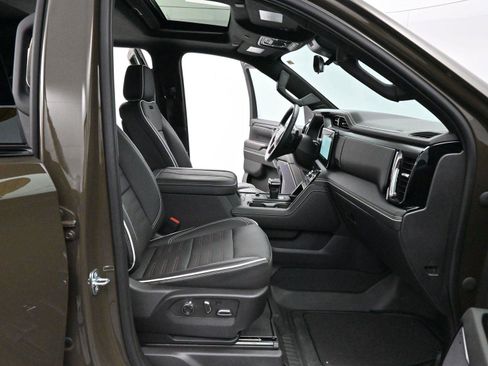 Used 2024 GMC Sierra 1500 AT4X image 31