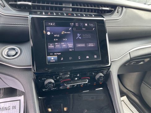 Used 2023 Jeep Grand Cherokee L Laredo w/ Luxury Tech Group I image 23