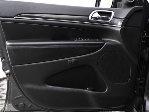 Used 2019 Jeep Grand Cherokee Limited image 22