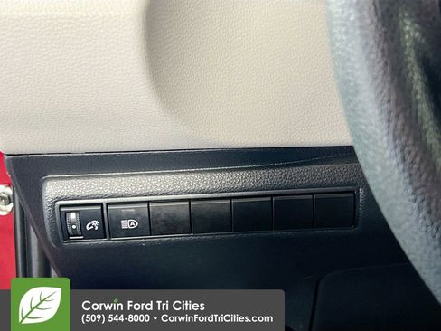 Used 2022 Toyota Corolla LE FWD image 19