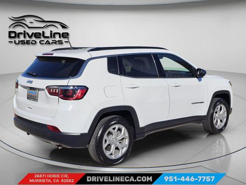 Used 2024 Jeep Compass Latitude image 10