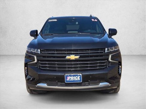 Used 2024 Chevrolet Suburban LT image 2