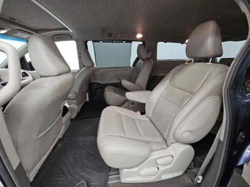 Used 2015 Toyota Sienna XLE w/ XLE Navigation Package AWD/4WD image 6