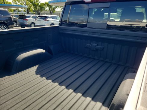 Used 2024 Chevrolet Silverado 1500 RST w/ Redline Edition AWD/4WD image 7