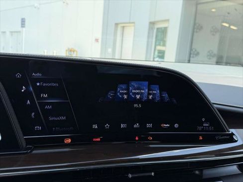Used 2024 Cadillac Escalade ESV Premium Luxury Platinum AWD/4WD image 30