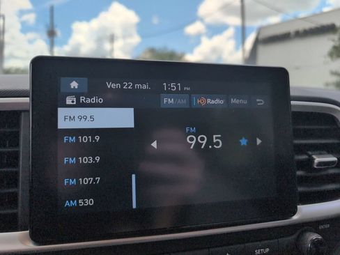 Used 2025 Hyundai Venue SEL FWD image 18