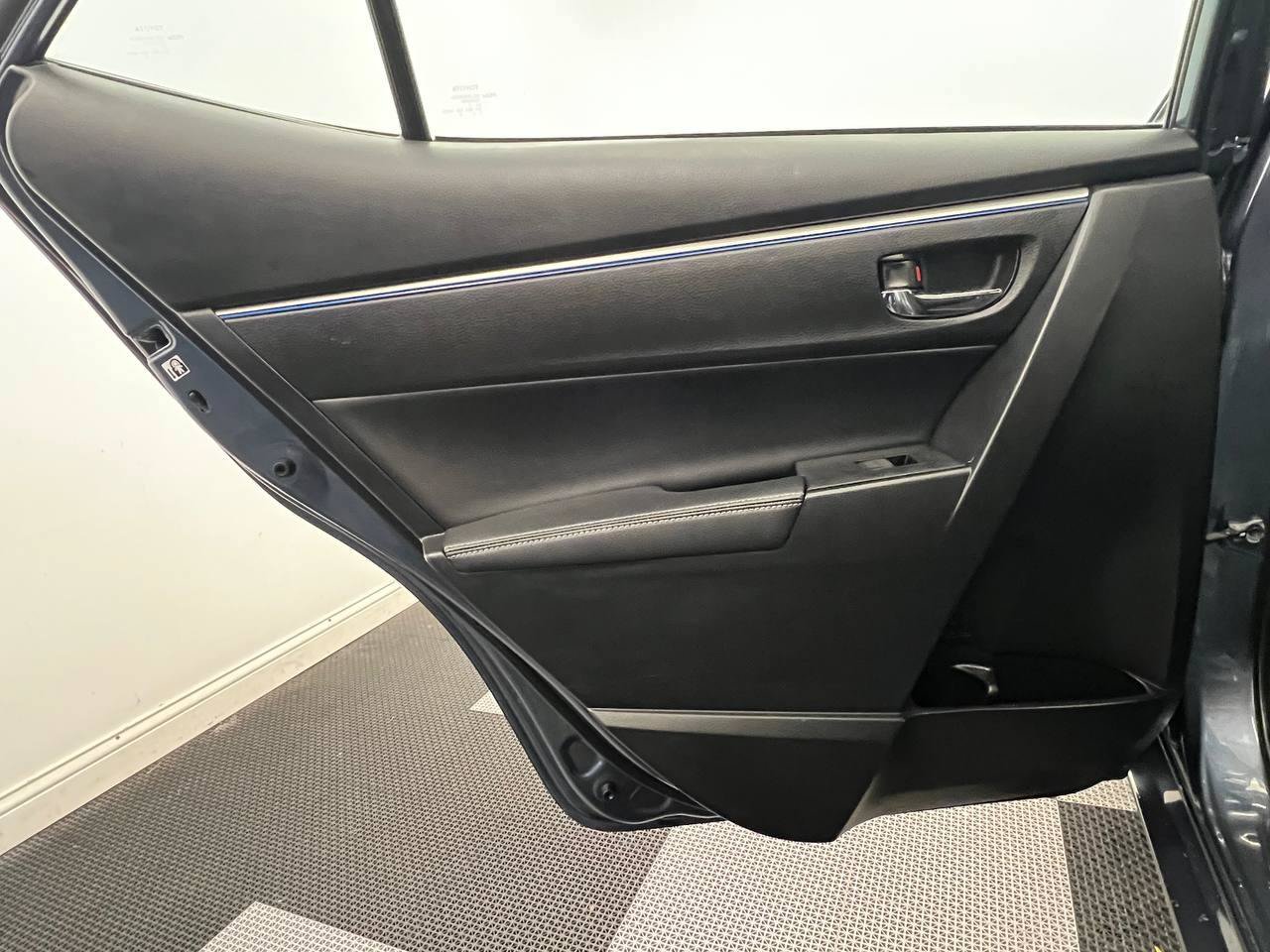 Used 2016 Toyota Corolla S Premium FWD image 9