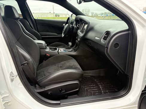 Used 2019 Dodge Charger Scat Pack w/ Dynamics Package RWD image 12
