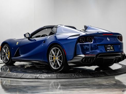 Used 2022 Ferrari 812 GTS RWD image 13