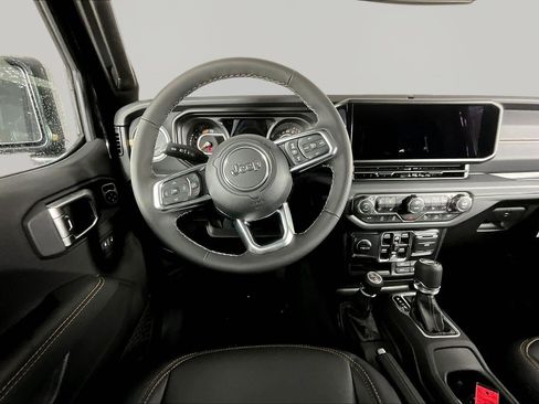 New 2026 Jeep Wrangler Unlimited Sahara AWD/4WD image 9