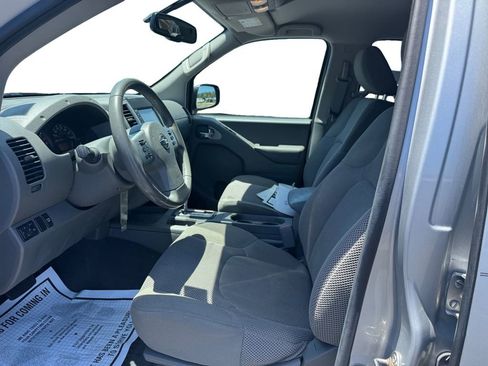 Used 2019 Nissan Frontier SV w/ Value Truck Package RWD image 9