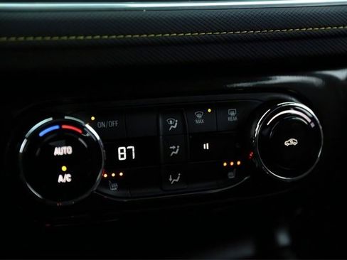 Used 2025 Chevrolet TrailBlazer ACTIV w/ Convenience Package image 24