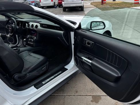 Used 2018 Ford Mustang Premium image 8
