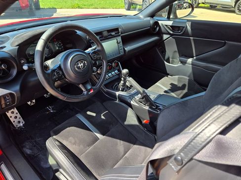 Used 2023 Toyota GR86 Premium w/ ALL Weather Mat Package (TMS) RWD image 13