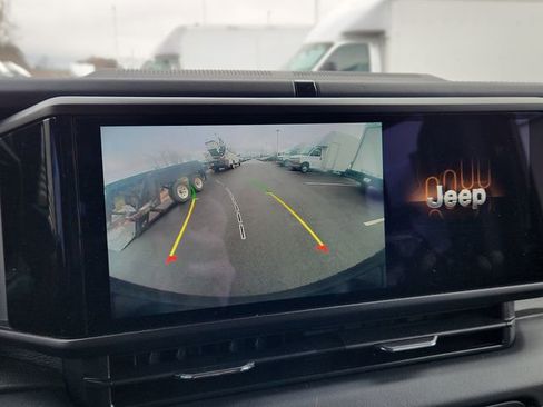 Used 2025 Jeep Wrangler Unlimited Sahara w/ Safety Group image 45