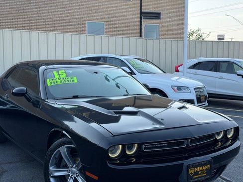 Used 2015 Dodge Challenger SXT w/ Super Sport Group (SS/T) RWD image 32
