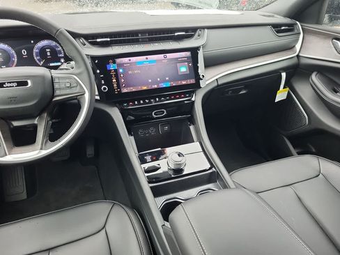 New 2026 Jeep Grand Cherokee L Limited AWD/4WD image 24