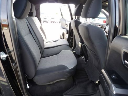 Used 2023 Toyota Tacoma TRD Off-Road w/ Technology Package image 33