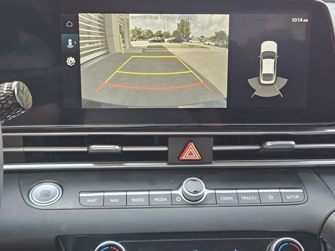 Used 2023 Hyundai Elantra Limited FWD image 14