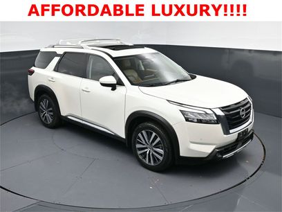 Used 2022 Nissan Pathfinder Platinum w/ Cargo Package