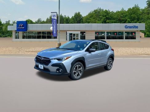 Used 2024 Subaru Crosstrek 2.0i Premium AWD/4WD image 2