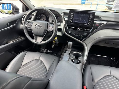 Used 2021 Toyota Camry SE FWD image 12